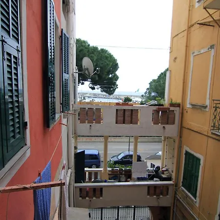 Appartamento Cadamare, Caratteristico In Centro Sanremo